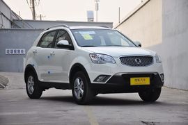 2013款双龙柯兰多2.0L手动两驱舒适版