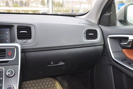 2013款沃尔沃V60 T5至尊版到店实拍