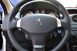 2013款东风标致408 2.0L手动豪华版到店实拍