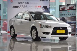 2012款东南三菱翼神2.0L黑白版