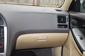 2011款现代伊兰特1.6L手动舒适天窗型到店实拍