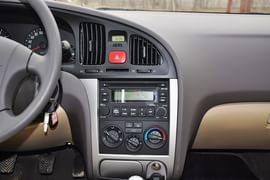2011款现代伊兰特1.6L手动舒适天窗型到店实拍