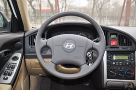 2011款现代伊兰特1.6L手动舒适天窗型到店实拍