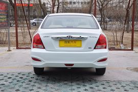 2011款现代伊兰特1.6L手动舒适天窗型到店实拍