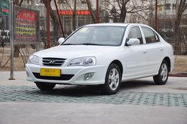 2011款现代伊兰特1.6L手动舒适天窗型到店实拍