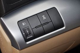 2013款起亚索兰托2.4L七座舒适版