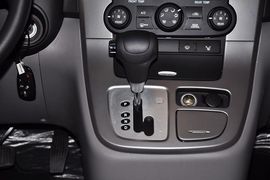 2011款起亚VQ-R 2.7L舒适型