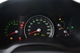 2011款起亚VQ-R 2.7L舒适型