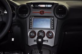 2011款起亚新佳乐2.0L 7座舒适版