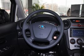 2011款起亚新佳乐2.0L 7座舒适版