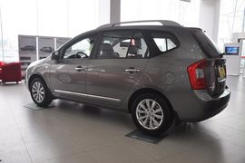 2011款起亚新佳乐2.0L 7座舒适版