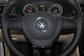 2013款大众帕萨特1.8TSI DSG尊荣版