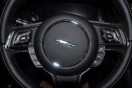 2013款捷豹XJL 2.0T典雅商务版