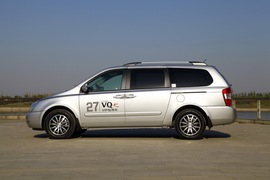 2013款进口起亚Grand VQ-R 2.2T试驾实拍