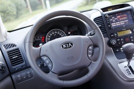 2013款进口起亚Grand VQ-R 2.2T试驾实拍