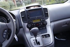 2013款进口起亚Grand VQ-R 2.2T试驾实拍