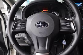 2012款斯巴鲁XV 2.0L精英导航版