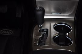 2013款JEEP大切诺基3.6L舒享导航版到店实拍