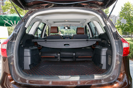 2016款江铃驭胜S350 2.0T 四驱自动汽油超豪华版5座