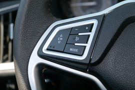 2016款江铃驭胜S350 2.0T 四驱自动汽油超豪华版5座