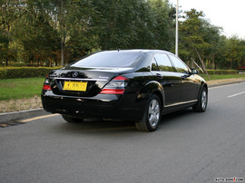 奔驰S500外观