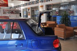 2012款一汽夏利N3三厢1.0L手动实用型