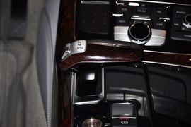 2013款奥迪A8L 50TFSI quattro尊贵型