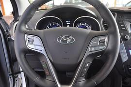 2013款北京现代全新胜达2.0T四驱尊贵型