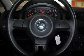 2013款大众全新桑塔纳1.4L手动风尚版