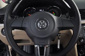 2013款大众全新宝来1.6L手自一体舒适型