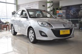 2012款长安悦翔V5 1.5L自动运动型到店实拍