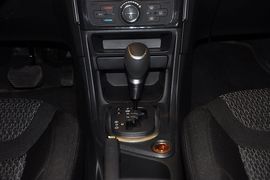 2013款标致308 1.6L自动风尚型音乐导航版到店实拍