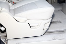 试驾江淮瑞风M5 2.0T自动公务版