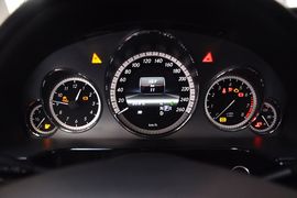 2013款奔驰E260L时尚型到店实拍