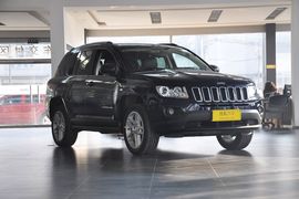 2013款Jeep指南者2.4L豪华版到店实拍