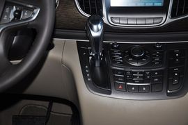 2013款别克GL8 2.4L LT行政版到店实拍