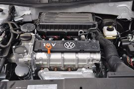 2013款大众全新宝来1.6L手自一体豪华型
