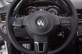 2013款大众全新宝来1.6L手自一体豪华型