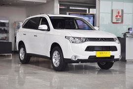 2013款三菱欧蓝德2.0L四驱都市导航版