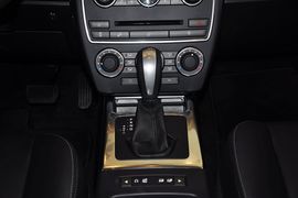 2013款路虎神行者2 2.0T Si4 SE汽油版