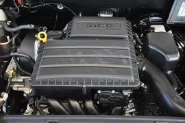 2013款大众全新桑塔纳1.6L自动舒适版