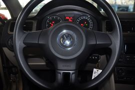 2013款大众全新桑塔纳1.6L自动舒适版