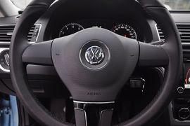 2013款大众帕萨特1.4TSI DSG蓝驱版