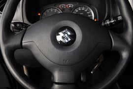 2012款铃木吉姆尼1.3L手动JLX导航版