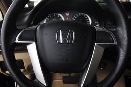 2013款本田雅阁2.0L LX