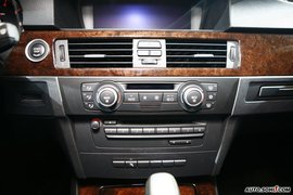 2009款宝马320i