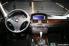 2009款宝马320i