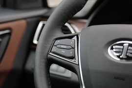 2017款一汽森雅R7 1.6L手动尊贵型