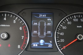 2017款一汽森雅R7 1.6L手动尊贵型