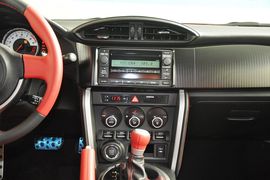 2013款丰田86 2.0L自动豪华版